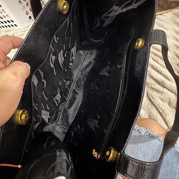 Salvatore Ferragamo Vara Bow Tote Bag - Black Textured Leather - EUC - Picture 7 of 8